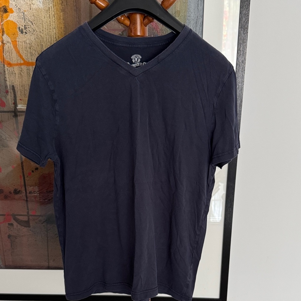 Roebuck & Co Casual V-Neck T-Shirt